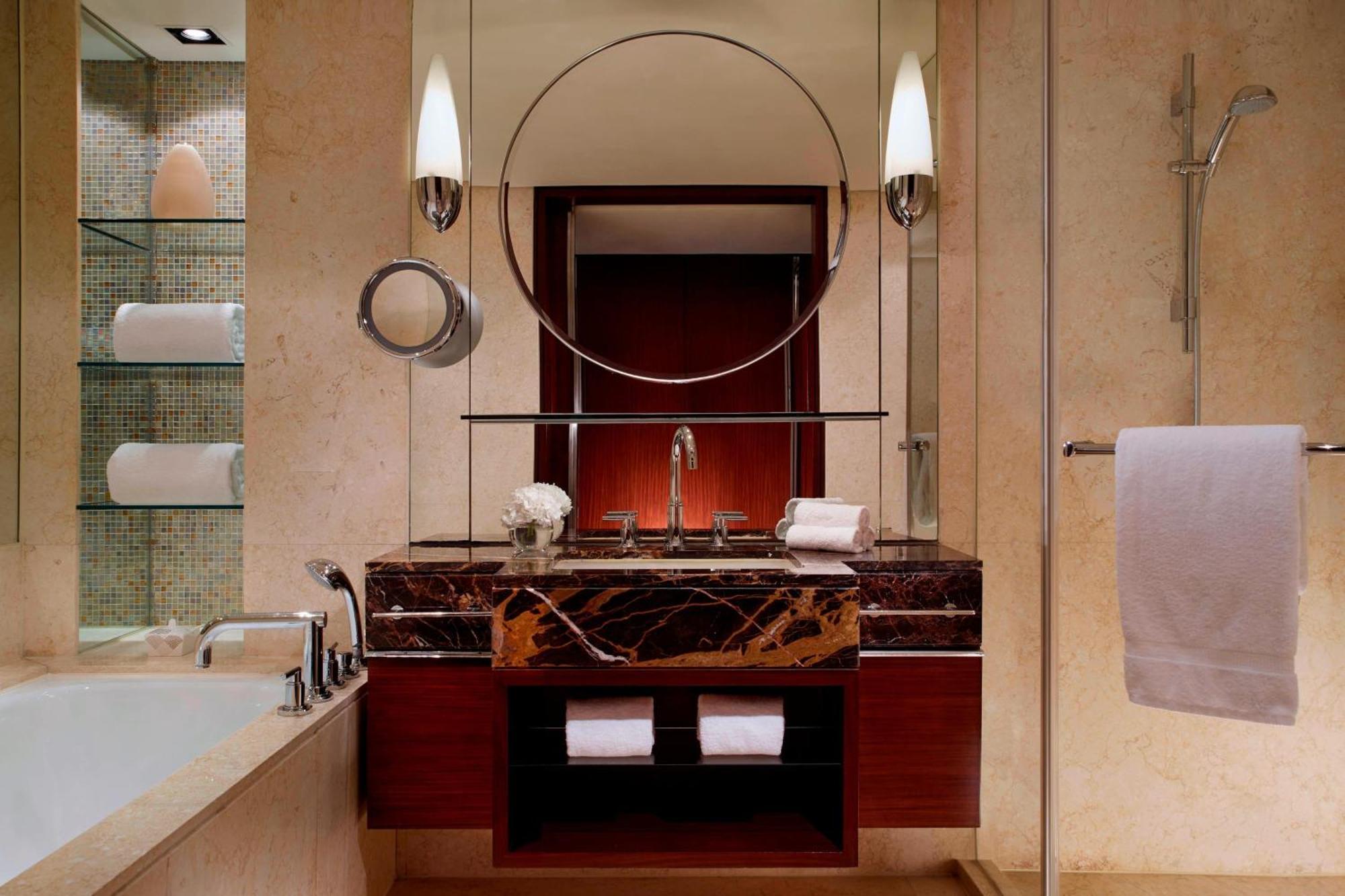 The Portman Ritz-carlton 5*